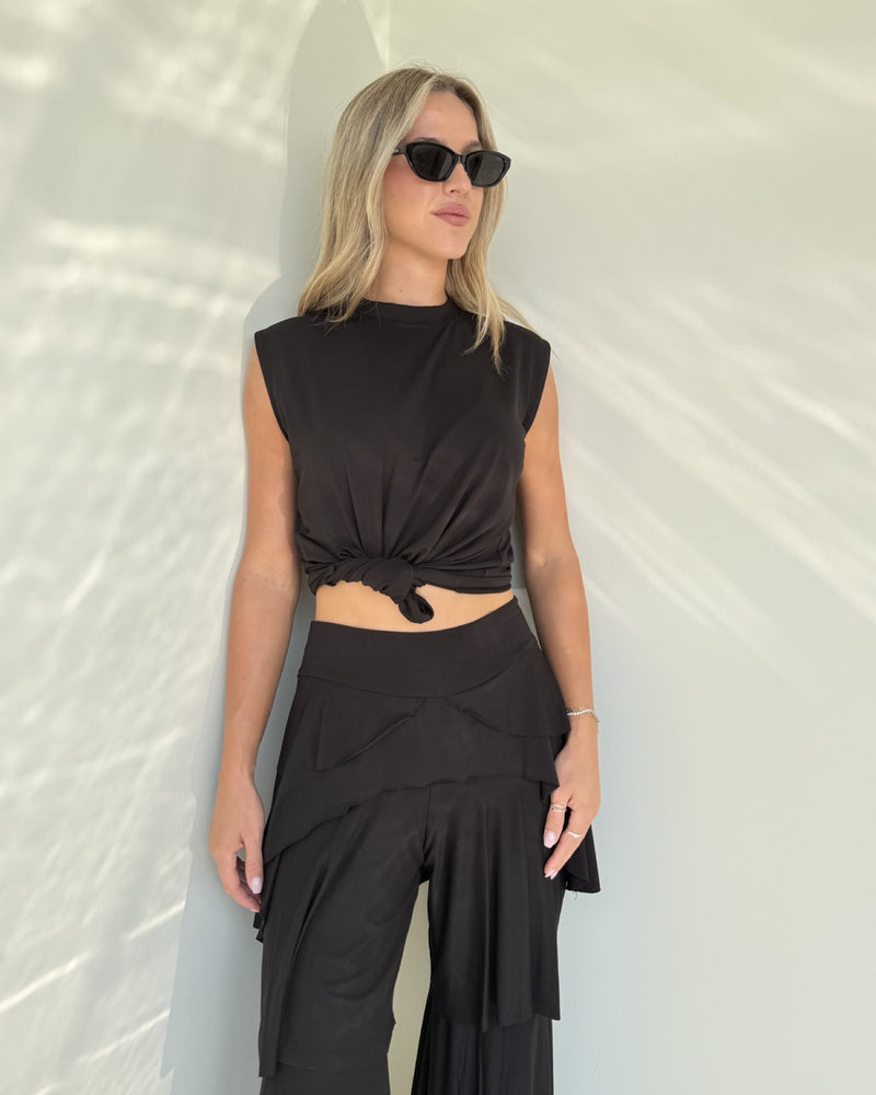 Bonbon Ruffle Set With Sleeveless Top