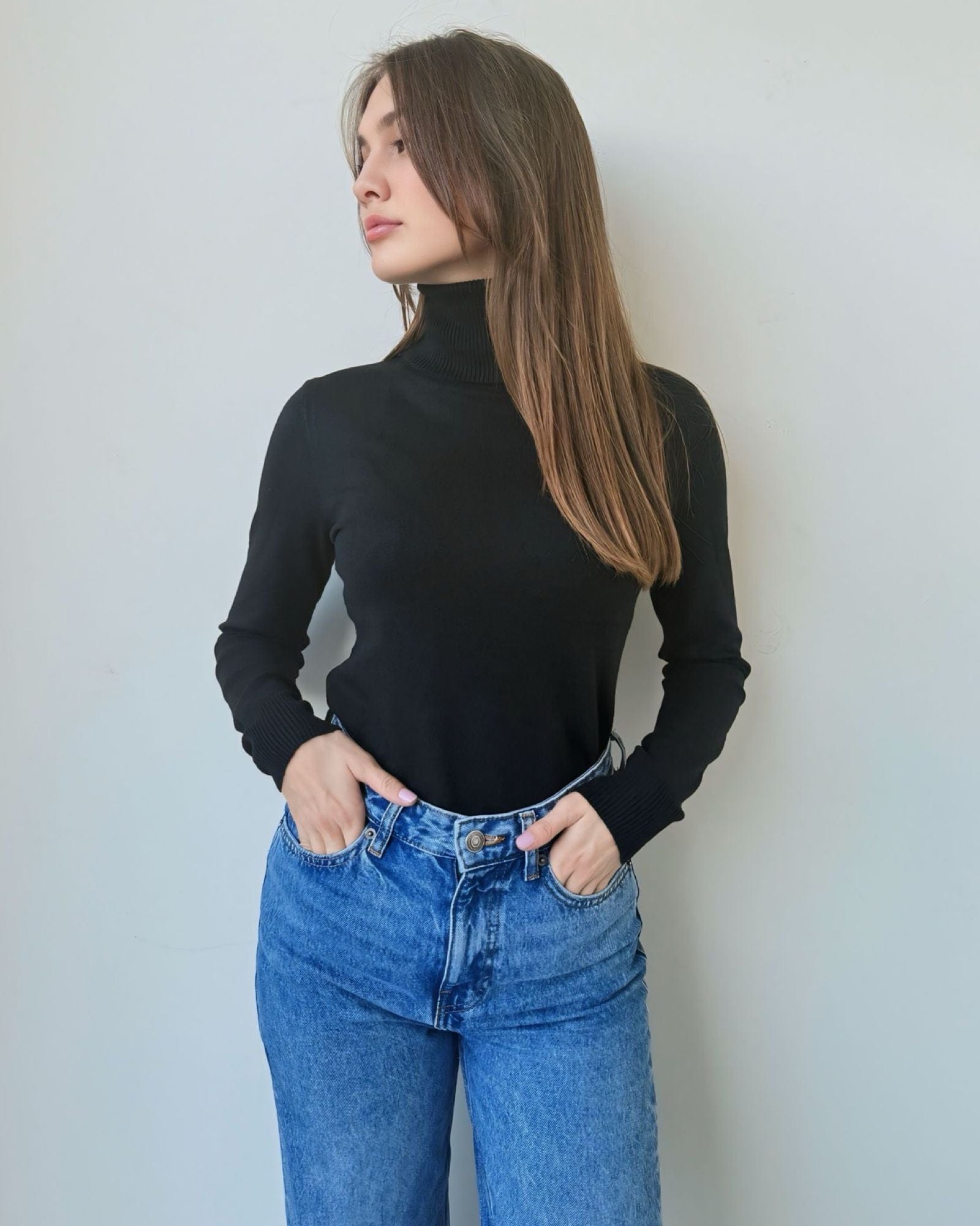 Kaya Turtle Neck