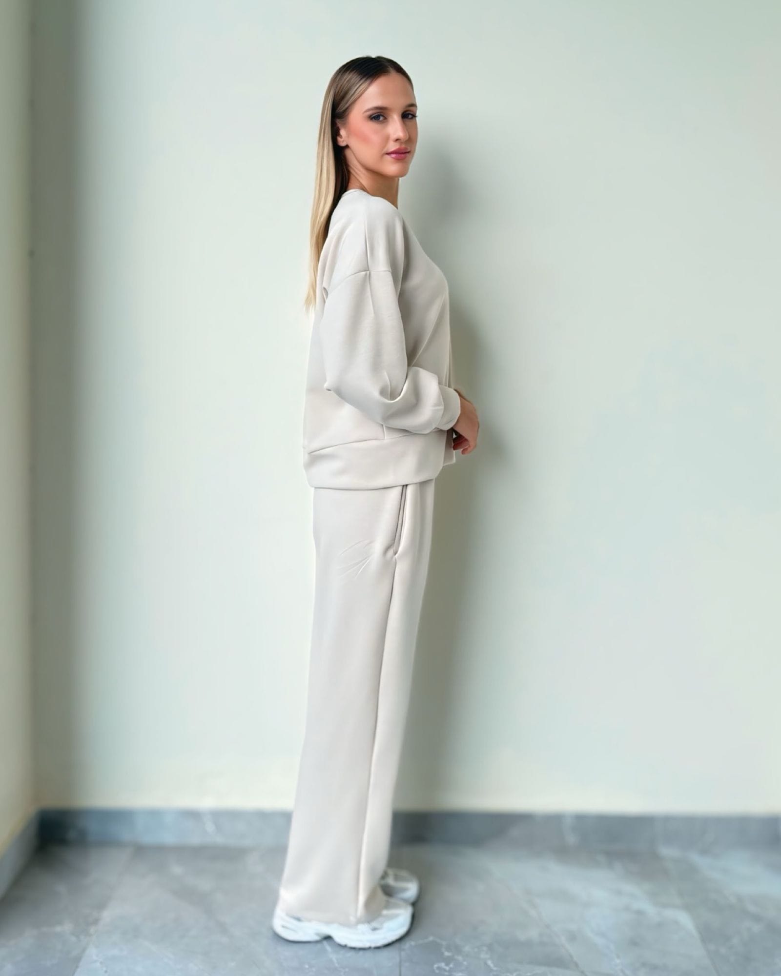 Lila V-Neck Comfy Set
